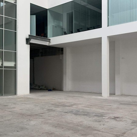 Fittasi locale commerciale Tev