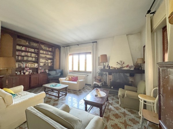 Riferimento 1E2502 - Villa Singola in Vendita a Viareggio