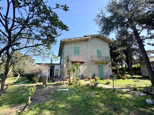 Riferimento 1W2501 - Villa Singola in Vendita a Viareggio