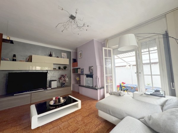 Riferimento 2M2584 - Villa Quadrifamiliare in Vendita a Torre Del Lago Puccini