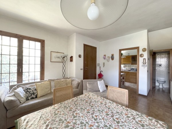 Riferimento 2M2588 - Villa Quadrifamiliare in Vendita a Torre Del Lago Puccini