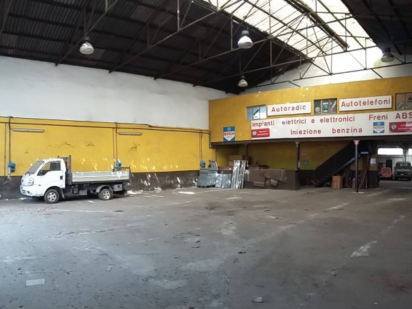 Riferimento 1U4500 - Capannone in Vendita a Viareggio