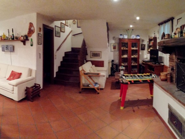 Riferimento 1T2.501 - Villa Bifamiliare in Vendita a Viareggio