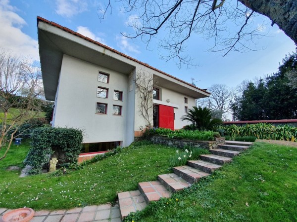 Riferimento SP2501 - Villa in Vendita a Sarzana