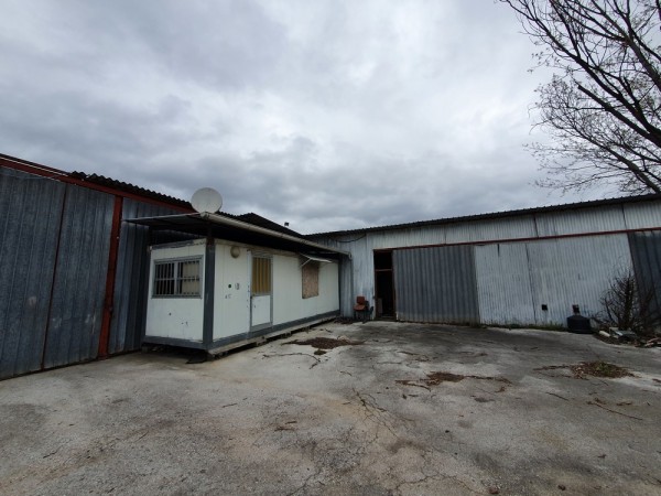 Riferimento 2L4502 - Capannone in Vendita a Torre Del Lago Puccini