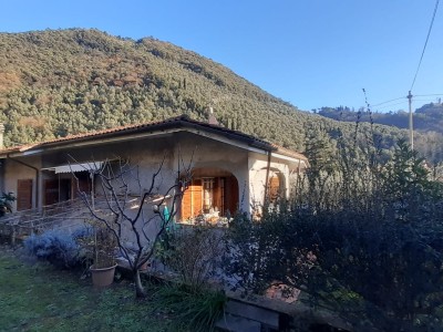 Villa indipendente in prima co...