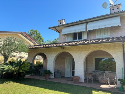 Forte dei Marmi – Villa sing...