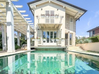 Villa singola  con piscina vic...