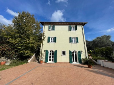 Sea view villa in Pietrasanta