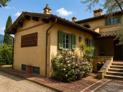 Dettagli immobile Casale in Vendita a Camaiore