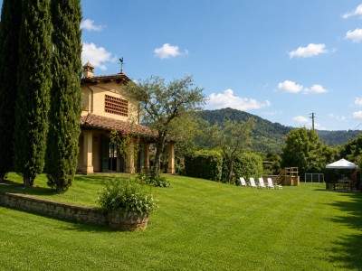 Dettagli immobile Casale in Vendita a Camaiore