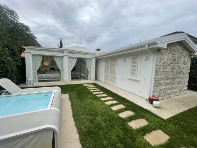 Marina di Pietrasanta  Villa s...