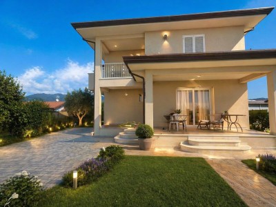 Villa singola in vendita con g...