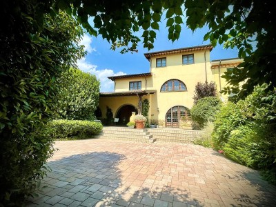 Casale in stile toscano con pi