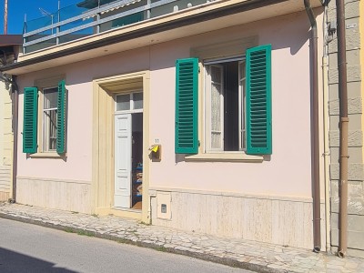 Villetta a schiera con giardin...