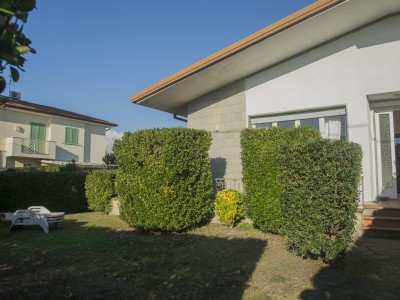 Villetta con giardino Tonfano