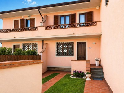 Pietrasanta villetta a schiera