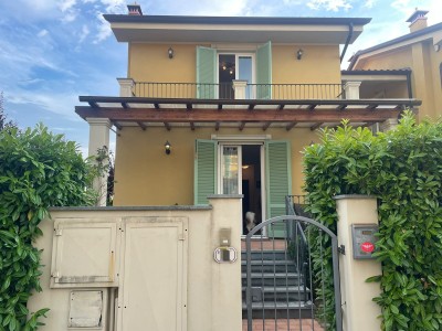 Villetta di angolo ottimo stat