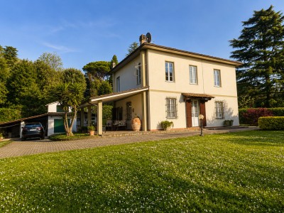 Dettagli immobile Villa in Vendita a Camaiore