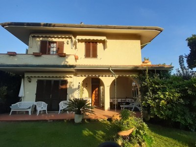 Villa in zona centrale tra pie