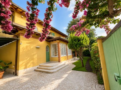 Marina di Pietrasanta – Vill...