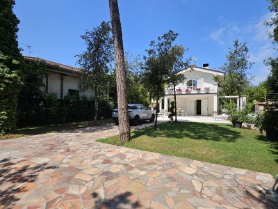 Dettagli immobile Villa in Vendita a Forte Dei Marmi