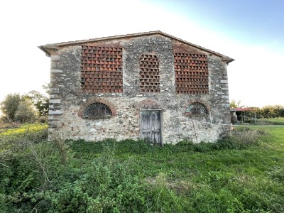 Casale con 25. 000 mq di terre
