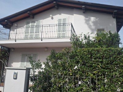Villa singola con dependance d...
