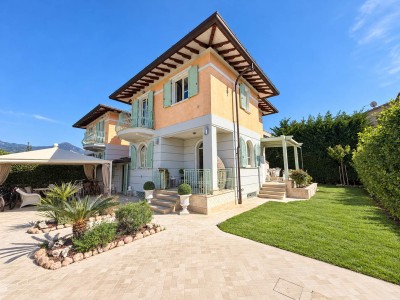 Marina di pietrasanta  villa d