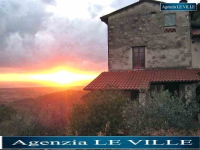 Camaiore collina – In vendit...