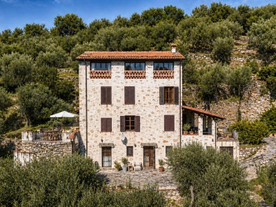 Camaiore collina – In vendit...