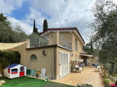 Camaiore collina – In vendit...