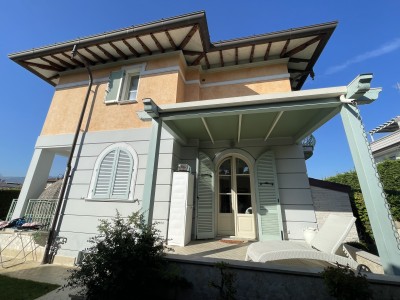 Villa bifamiliare Tonfano