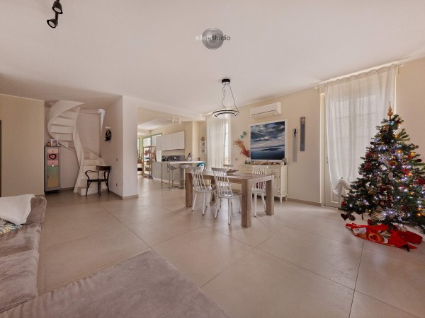 Foto anteprima F-153