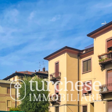 CENTRO: TRILOCALE IN ELEGANTE 