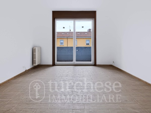 TRILOCALE COMPLETAMENTE RISTRU