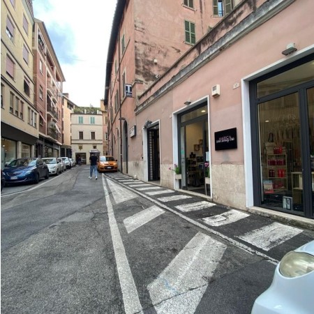TABACCHERIA IN UNA DELLE VIE P