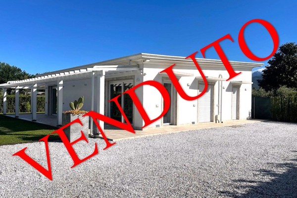 Villa In Vendita A Massa