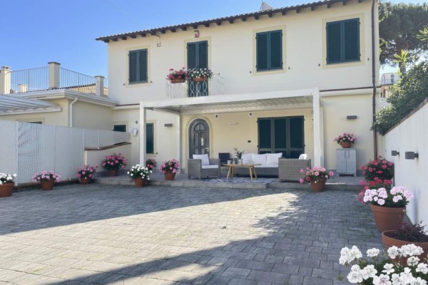 Casa Indipendente In Vendita A