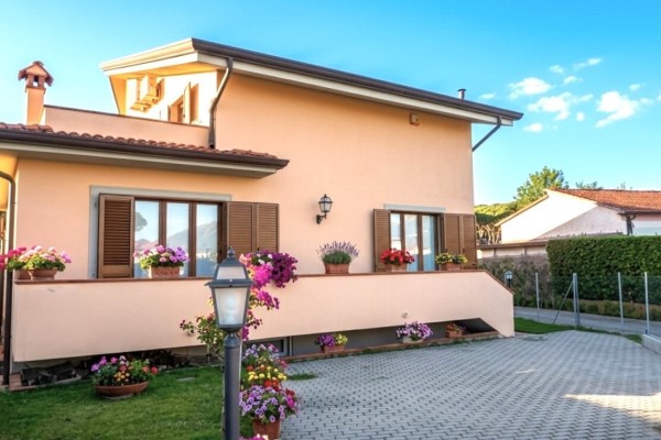 Villa Bifamiliare
