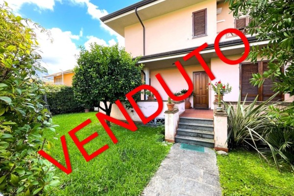 Villa Quadrifamiliare In Vendi