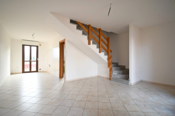 Casa Indipendente In Vendita A