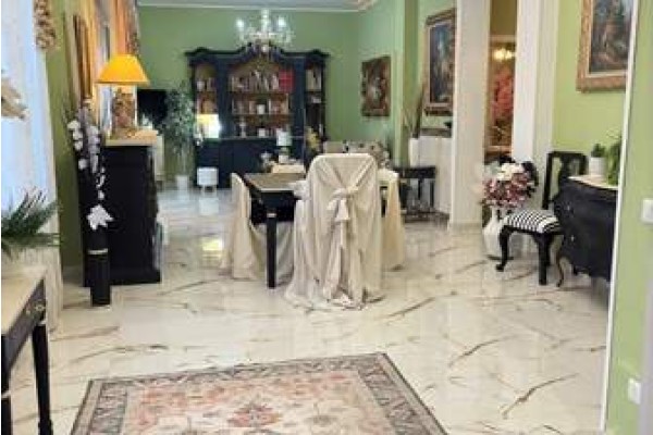 Appartamento In Villa In Vendi