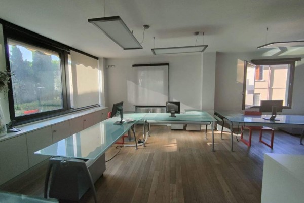 Appartamento In Vendita A Dese