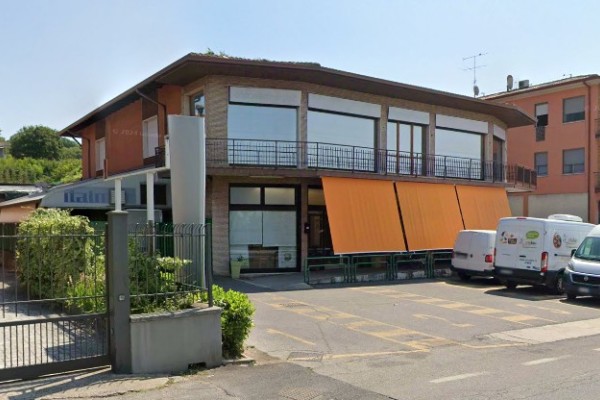 Locale Commerciale In Vendita 