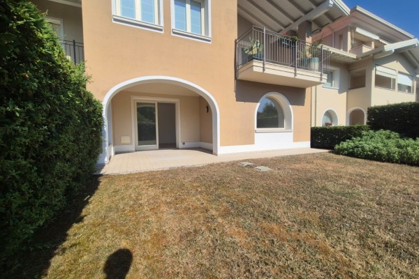 Appartamento In Vendita A Pade