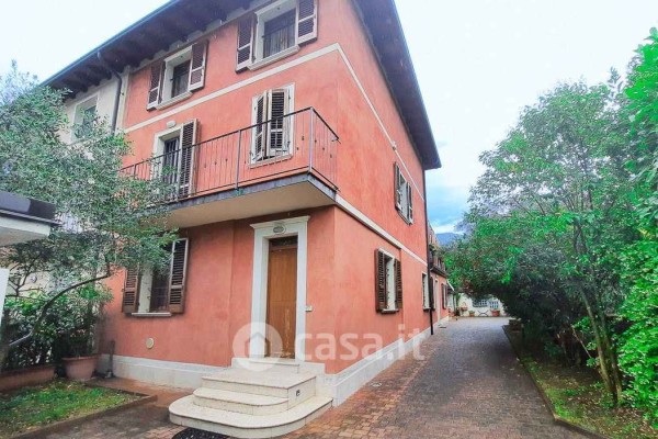 Villa Di Pregio In Vendita A B