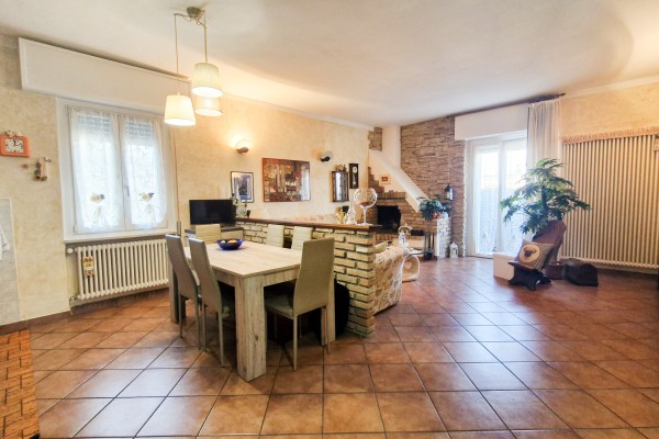 Appartamento In Vendita A Dese