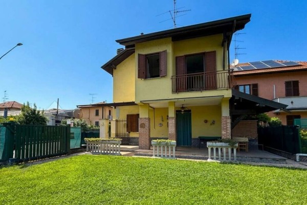 Villa In Vendita A Desenzano D