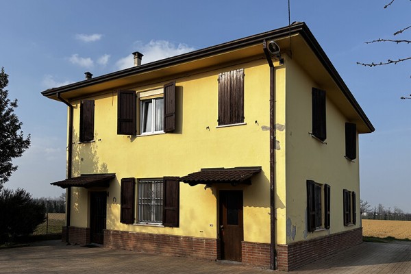 Casa Indipendente In Vendita A